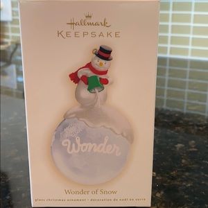 HALLMARK 2009 WONDER OF SNOW ORNAMENT